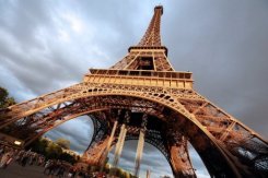 Una vista general de la Torre Eiffel, en París,  en una imagen tomada el 28 de mayo de 2013